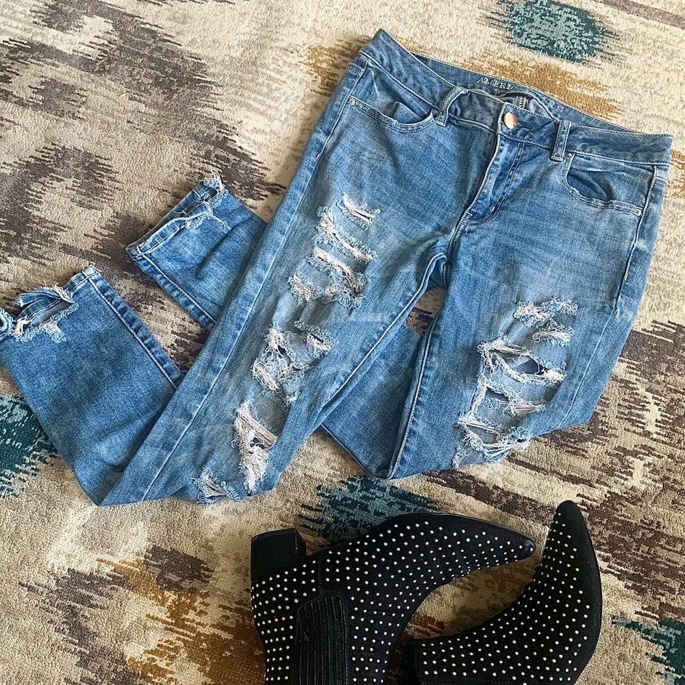 American eagle ripped skinny jeans